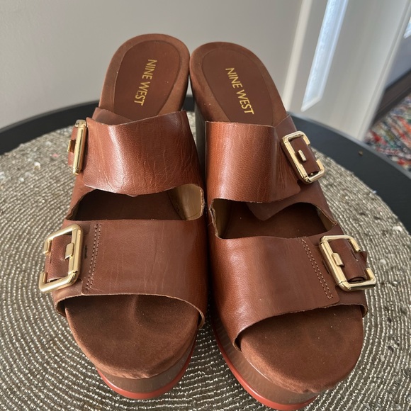 Nine West Platform Wedge Slide Sandal- like new - Picture 2 of 3